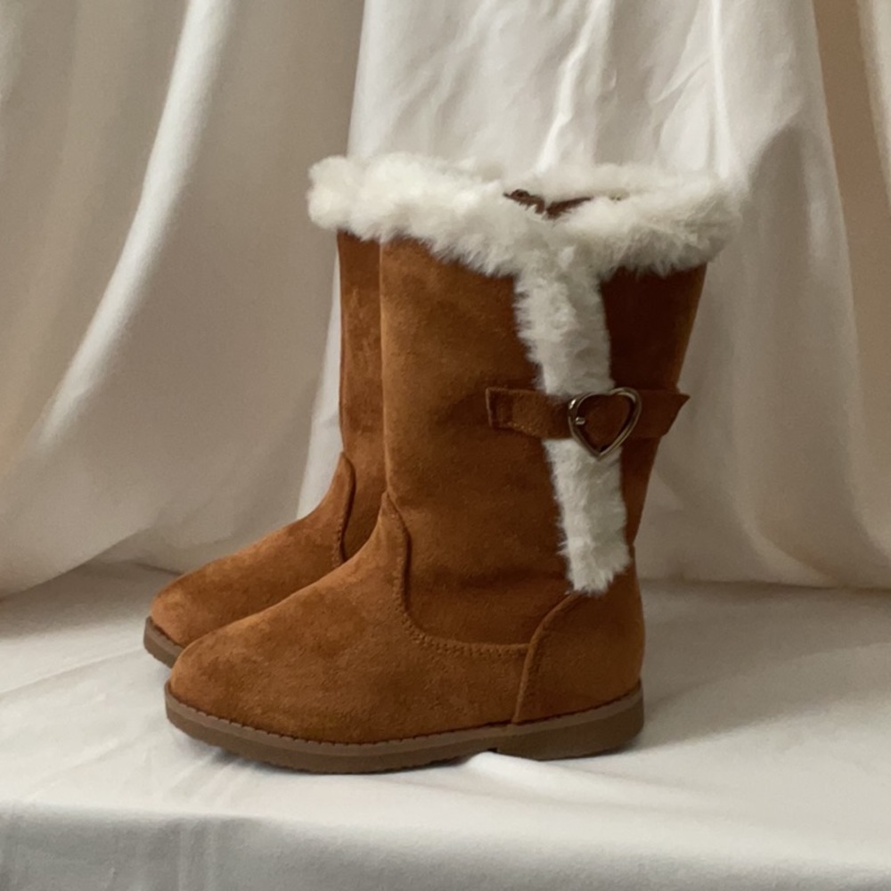 Girls Faux Fur Boots - Tan - Size 7 Toddler - Gently Used